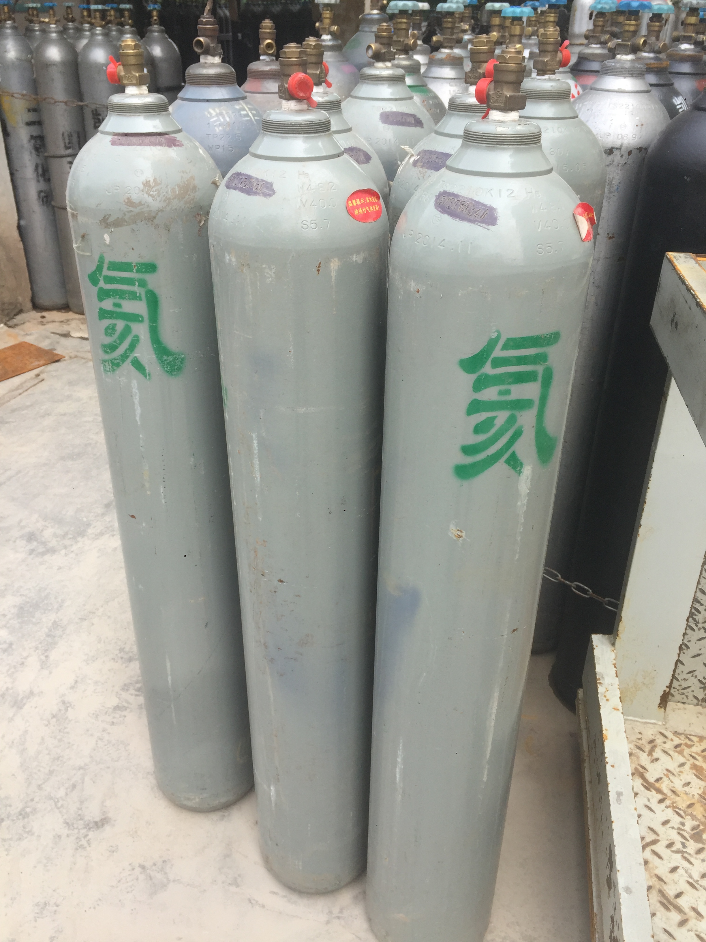高纯氦气实景图